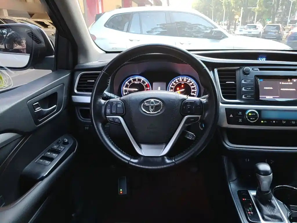 Toyota Highlander — миниатюра 11