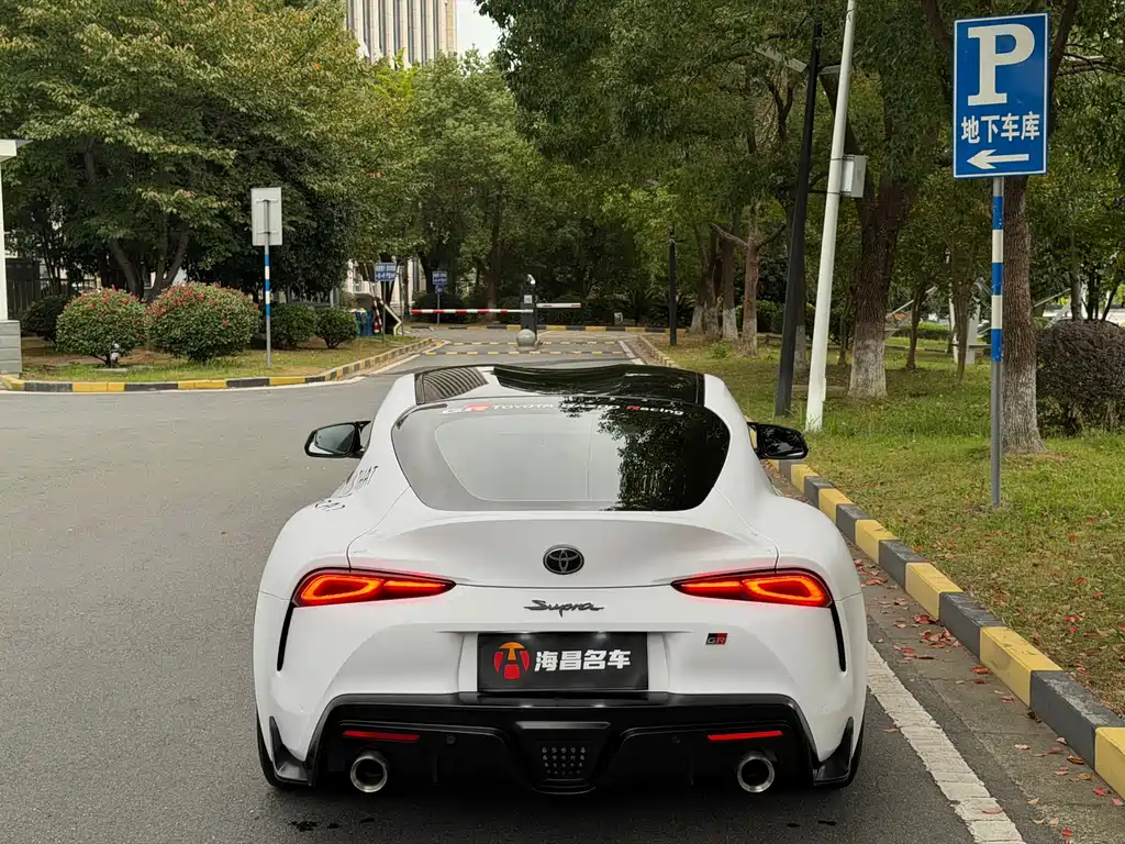 Toyota Supra — миниатюра 5