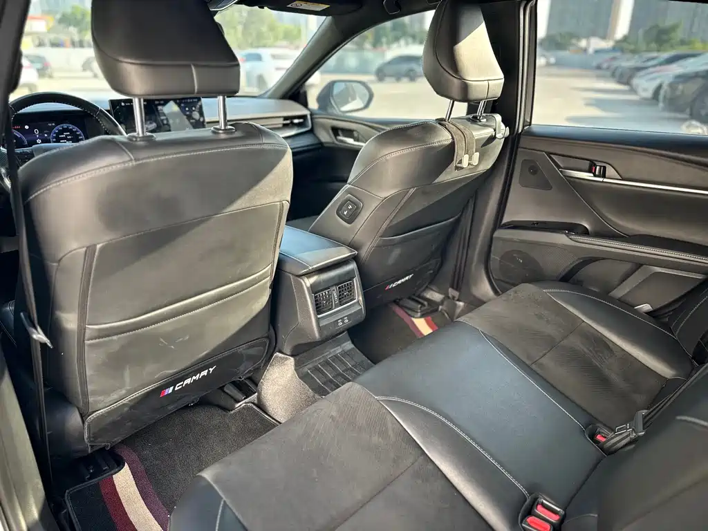 Toyota Camry — миниатюра 9