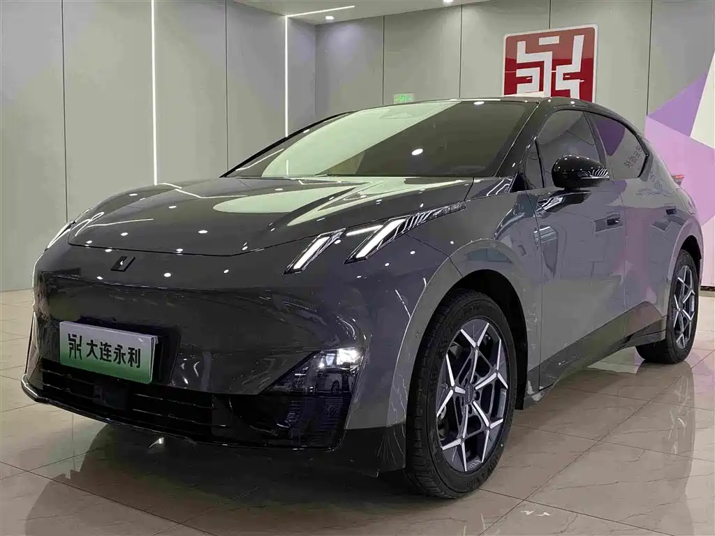Lynk & Co Z20