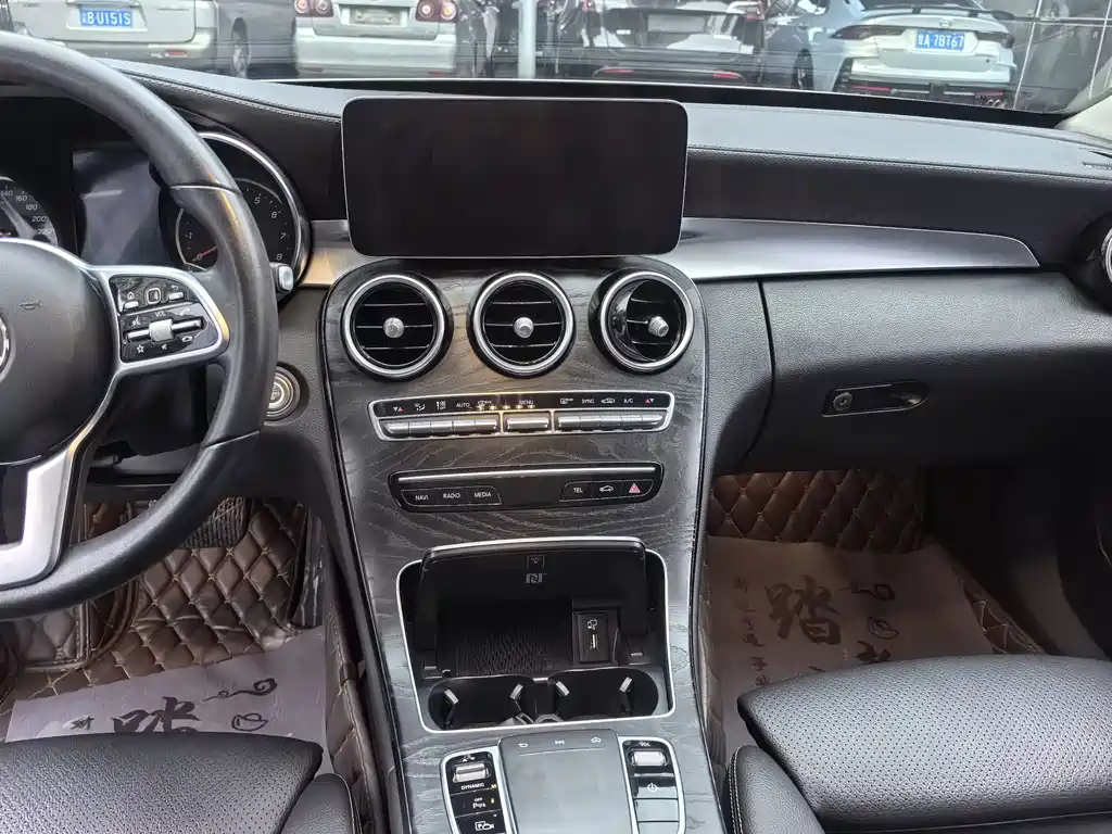 Mercedes-Benz C-Class — миниатюра 15