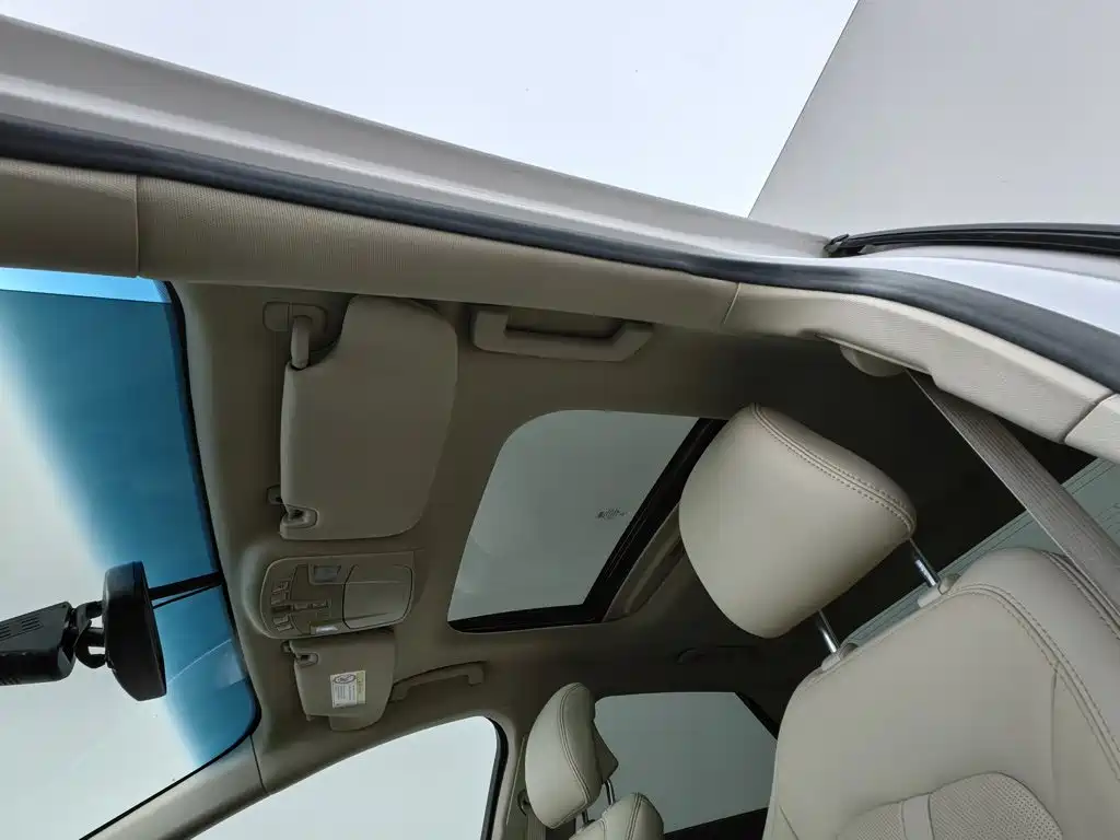 Lincoln MKZ — миниатюра 14