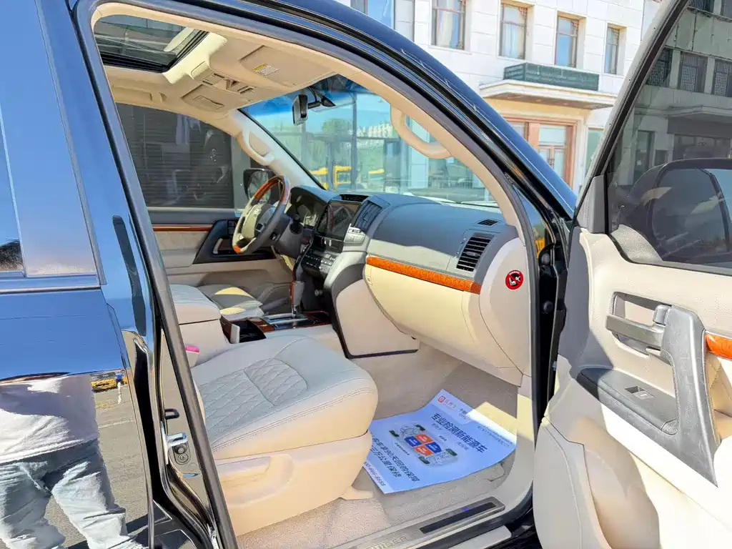 Toyota Land Cruiser — миниатюра 12