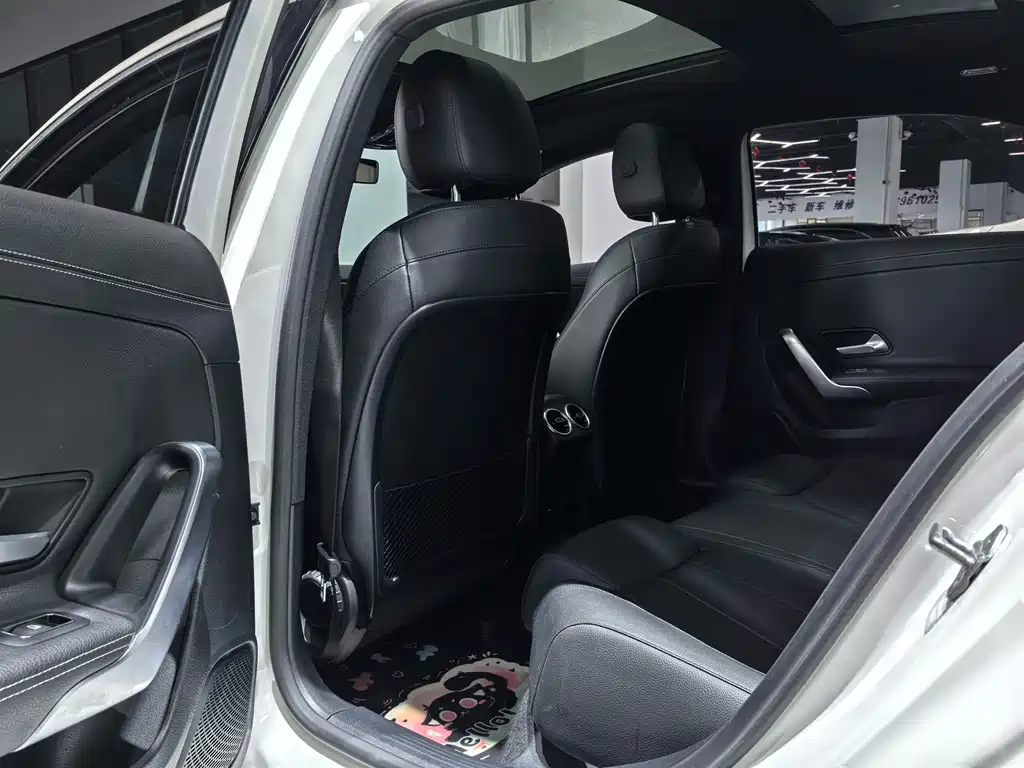 Mercedes-Benz A-Class — миниатюра 7