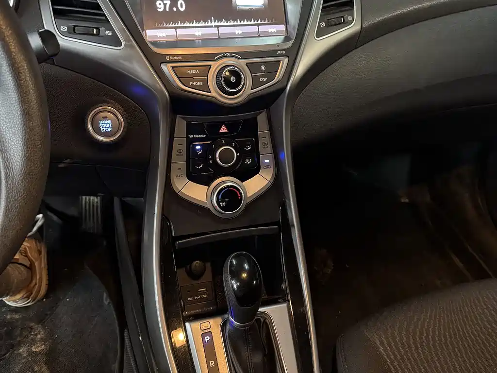 Hyundai Elantra Langdong — миниатюра 11