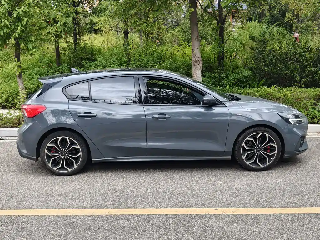 Ford Focus — миниатюра 4