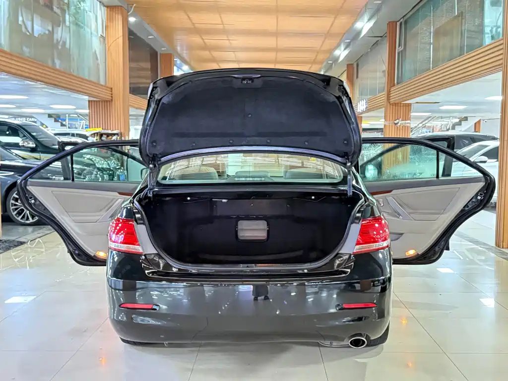 Toyota Camry — миниатюра 21