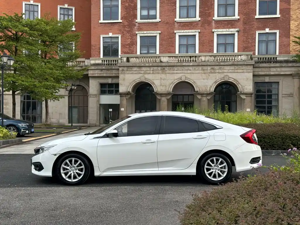 Honda Civic — миниатюра 15