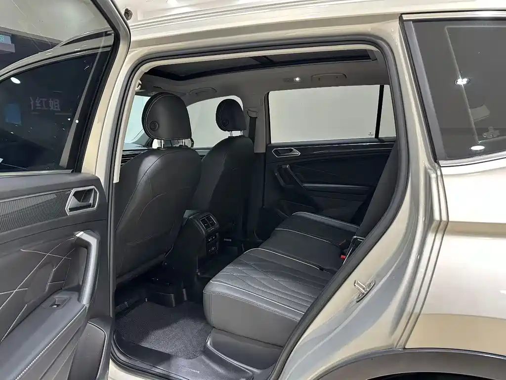Volkswagen Tiguan L — миниатюра 5