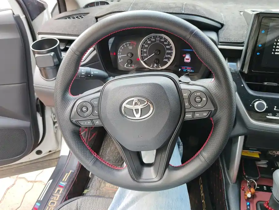 Toyota Corolla Cross — миниатюра 15