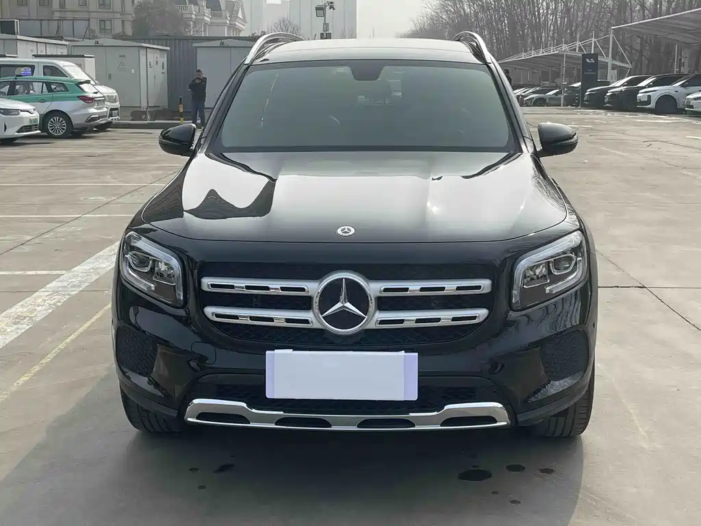 MERCEDES-BENZ GLB