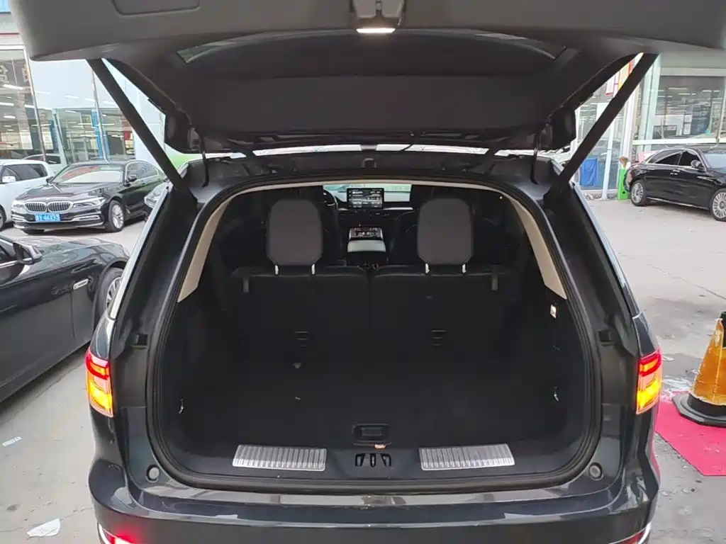 Lincoln Aviator — миниатюра 19