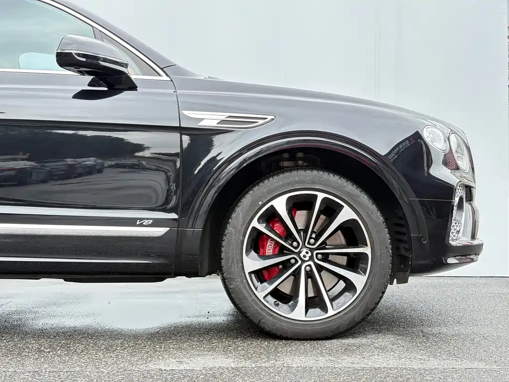 Bentley Bentayga — миниатюра 28