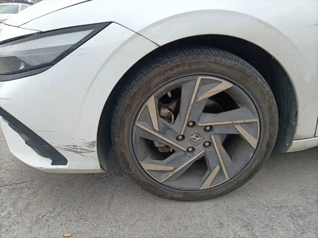 Hyundai Elantra — миниатюра 14