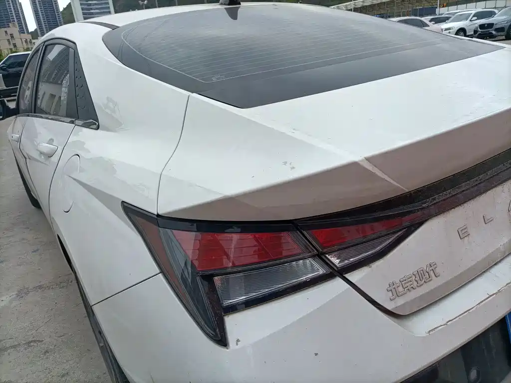 Hyundai Elantra — миниатюра 20
