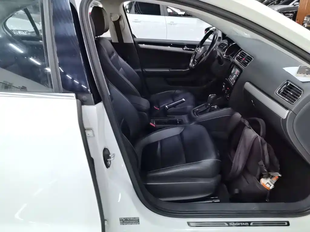 Volkswagen Sagitar — миниатюра 25