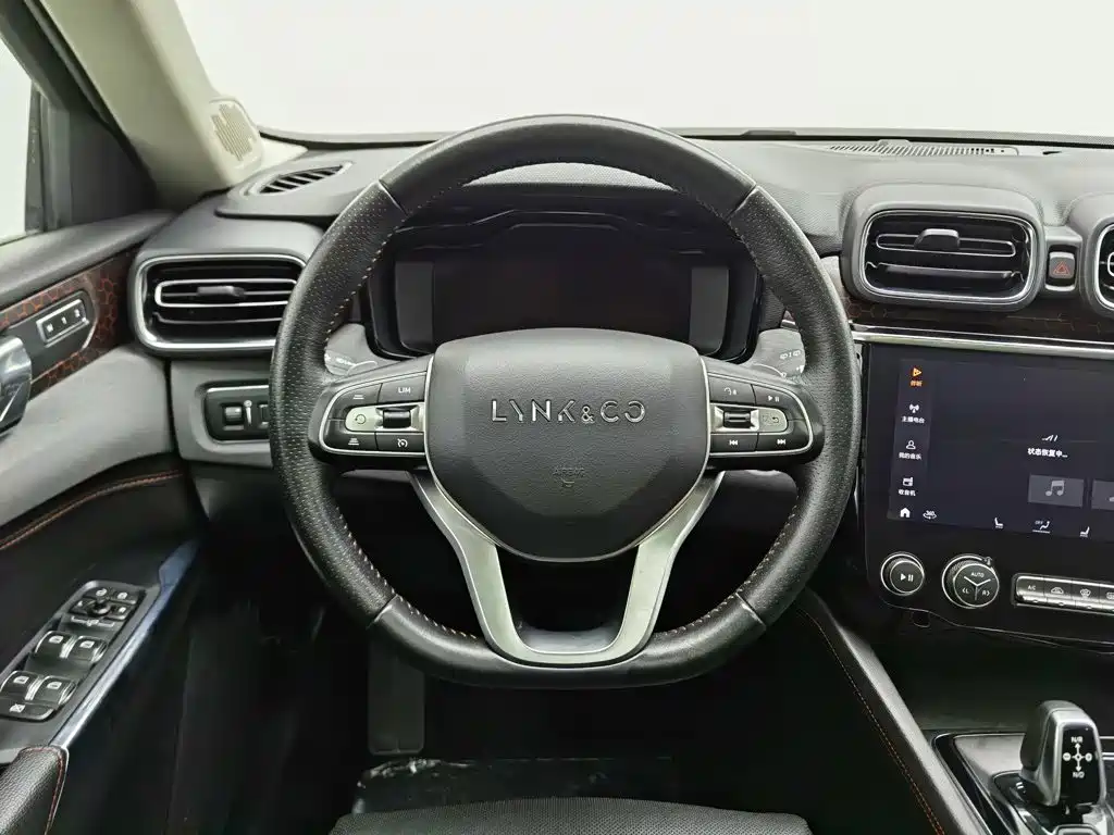 Lynk & Co 02 — миниатюра 11