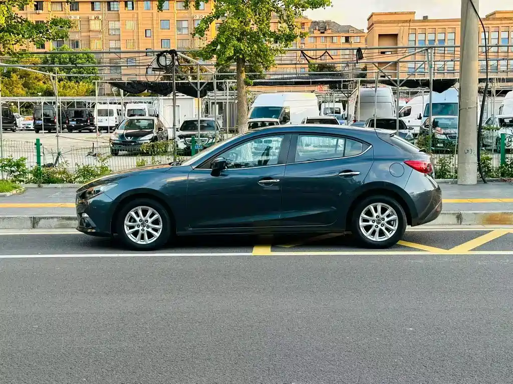 Mazda 3 Axela — миниатюра 8