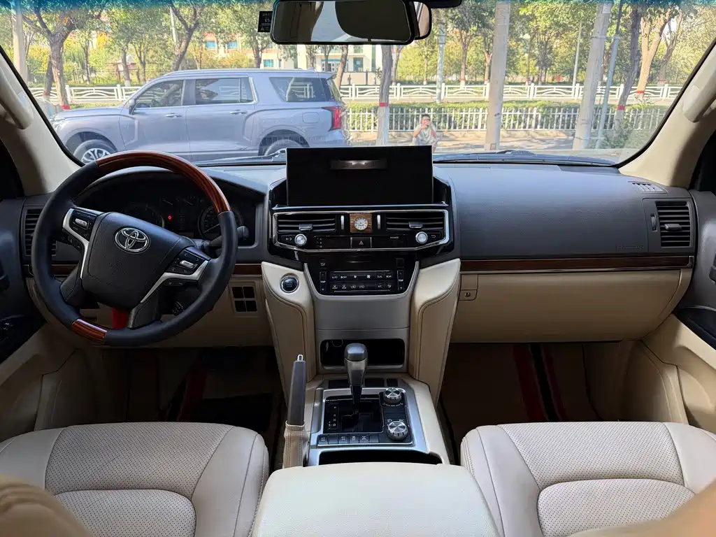 Toyota Land Cruiser — миниатюра 10