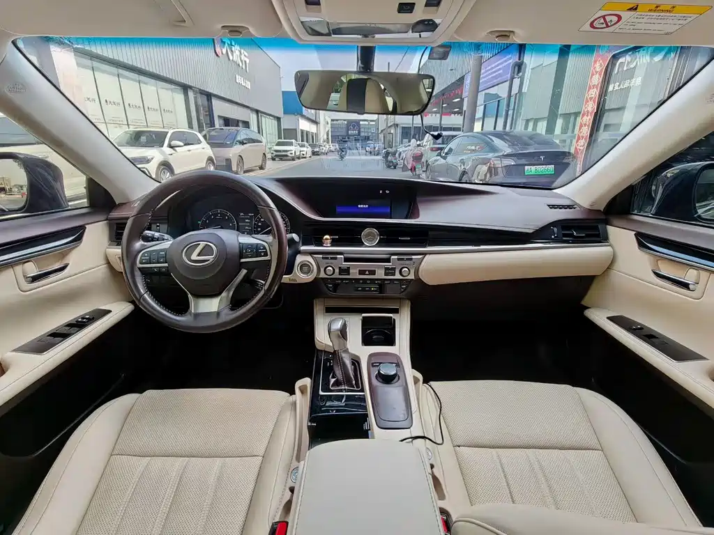 Lexus ES — миниатюра 5
