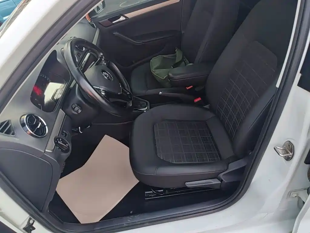 Volkswagen Jetta — миниатюра 15