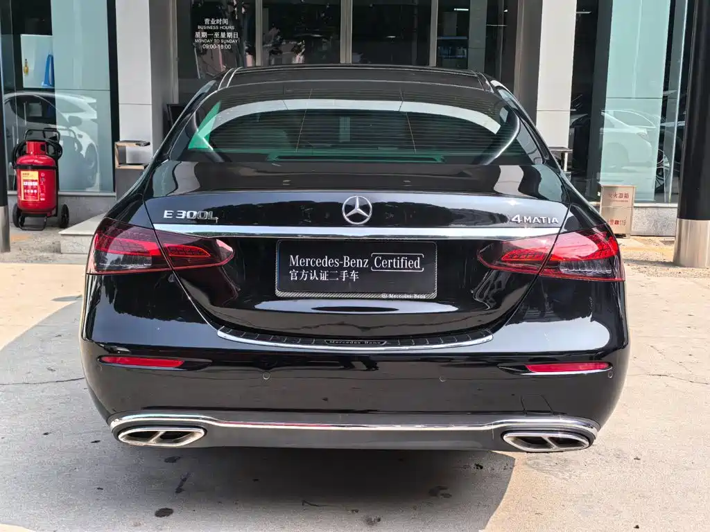 Mercedes-Benz E-Class — миниатюра 9
