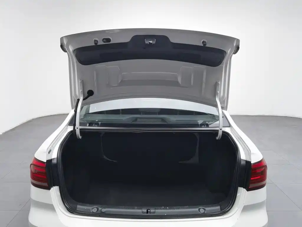 Volkswagen Lavida — миниатюра 16