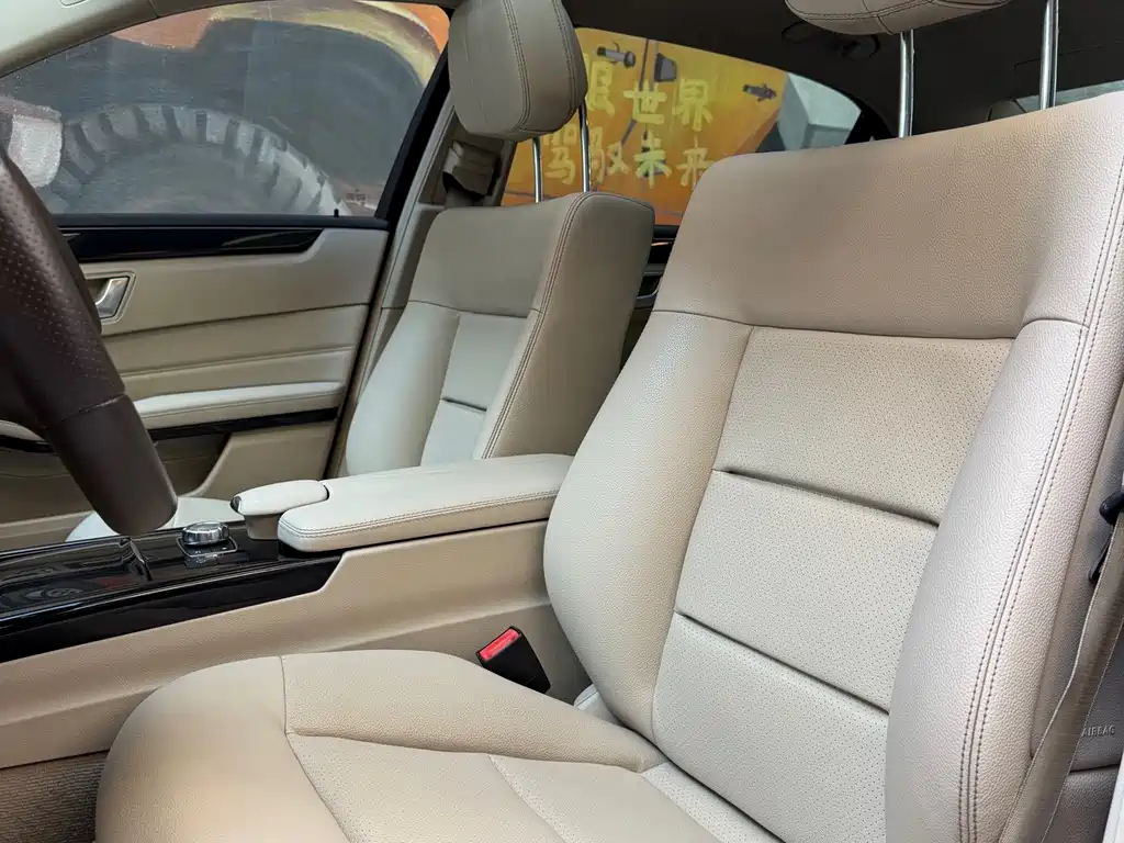 Mercedes-Benz E-Class — миниатюра 6