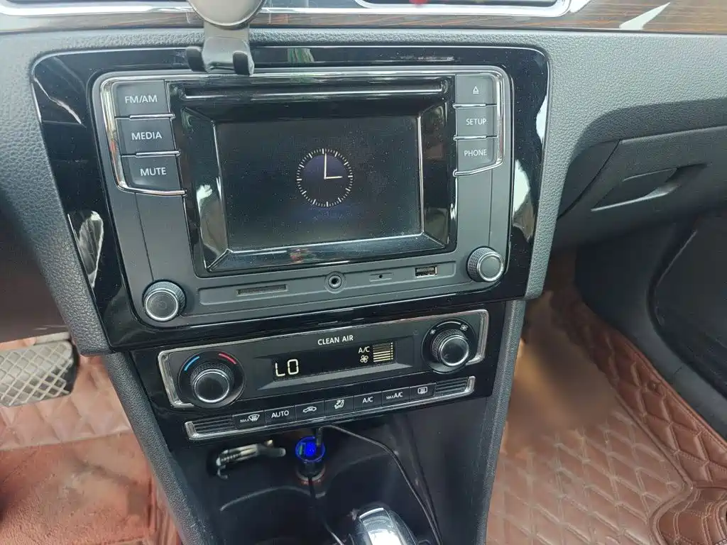 Volkswagen Santana — миниатюра 6