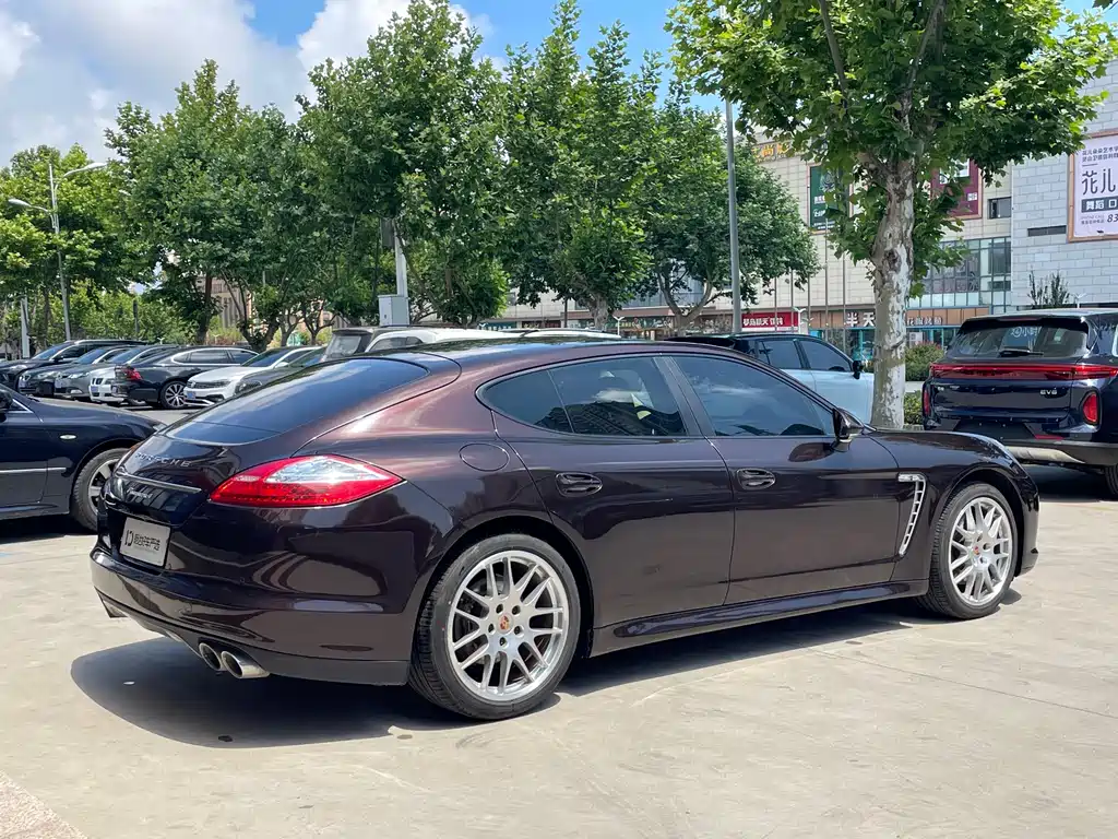 Porsche Panamera 2013 Panamera 4 Platinum Edition 3.6L