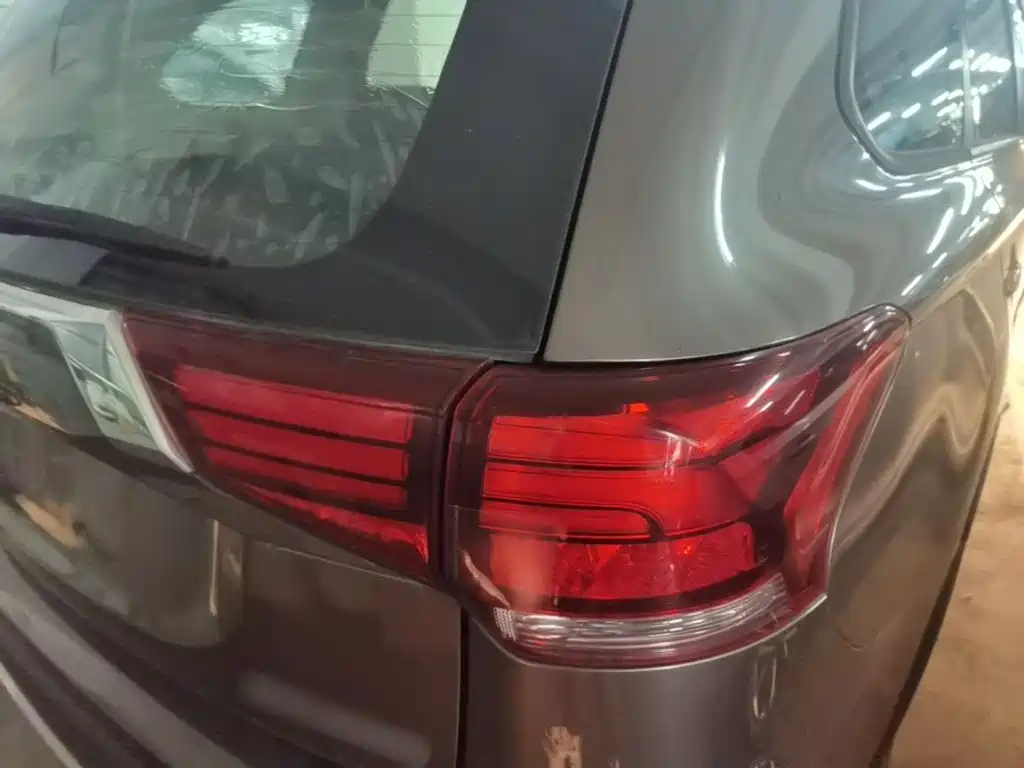 Mitsubishi Outlander — миниатюра 8