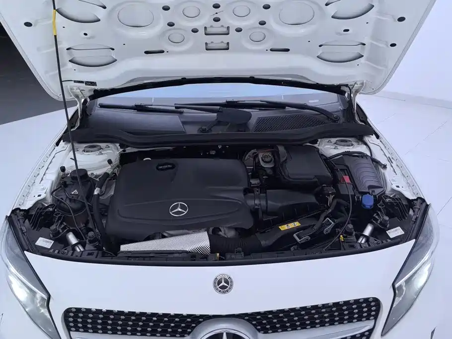 Mercedes-Benz GLA — миниатюра 10