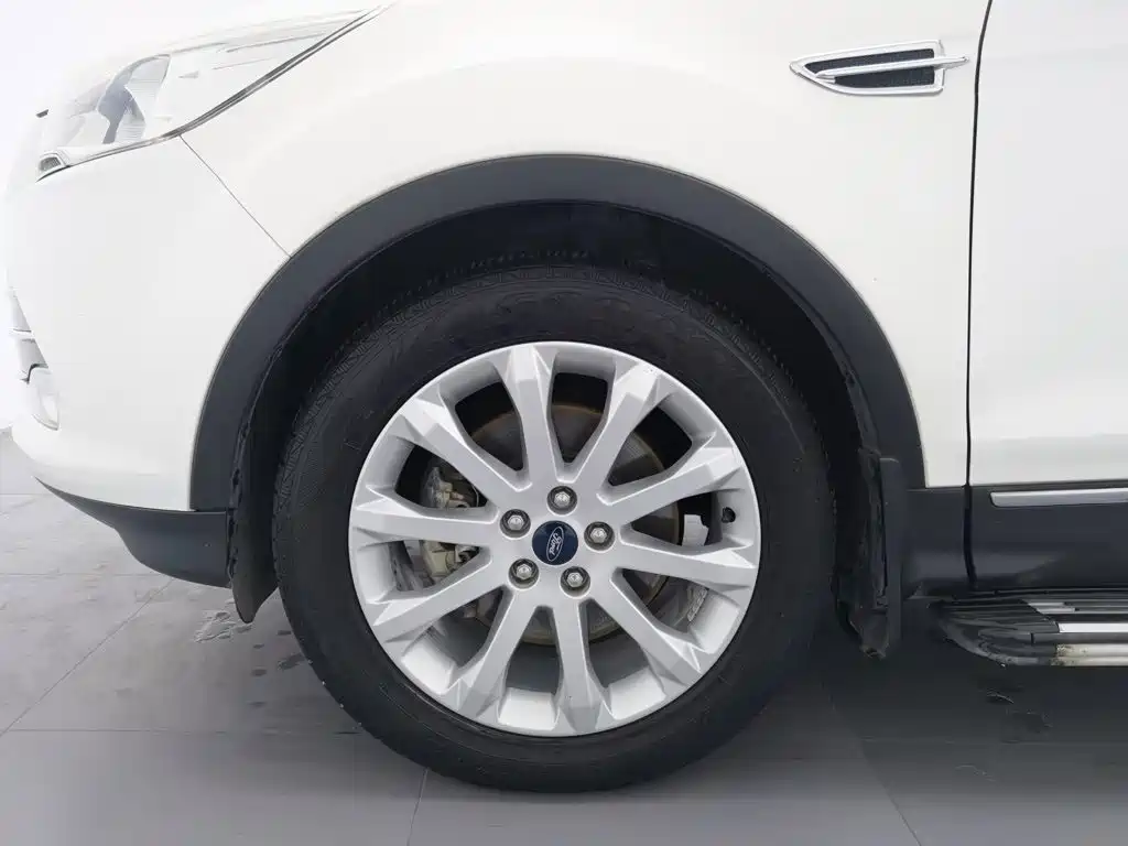 Ford Kuga — миниатюра 17