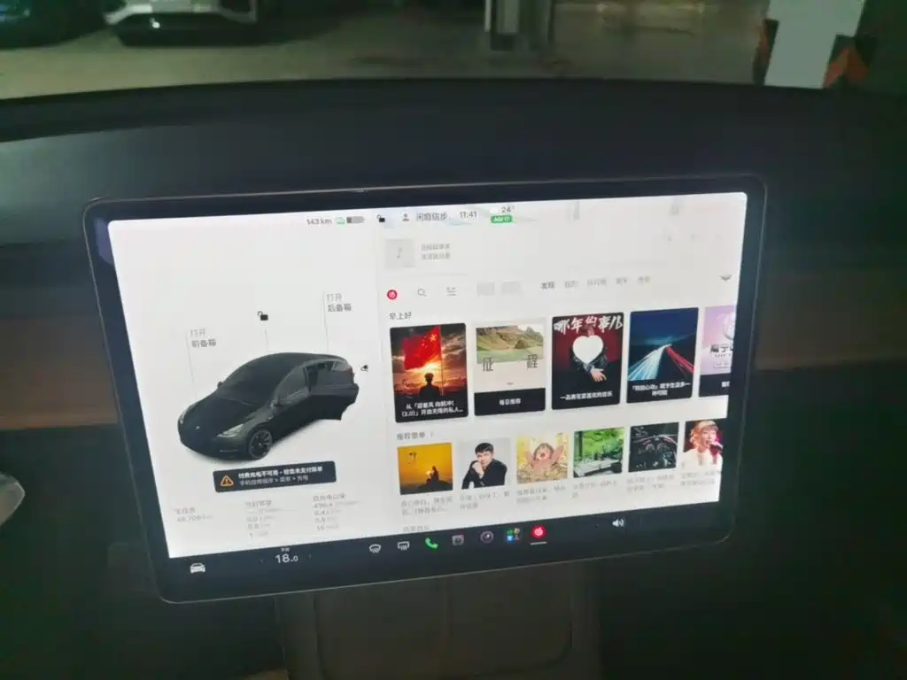 Tesla Model Y — миниатюра 13