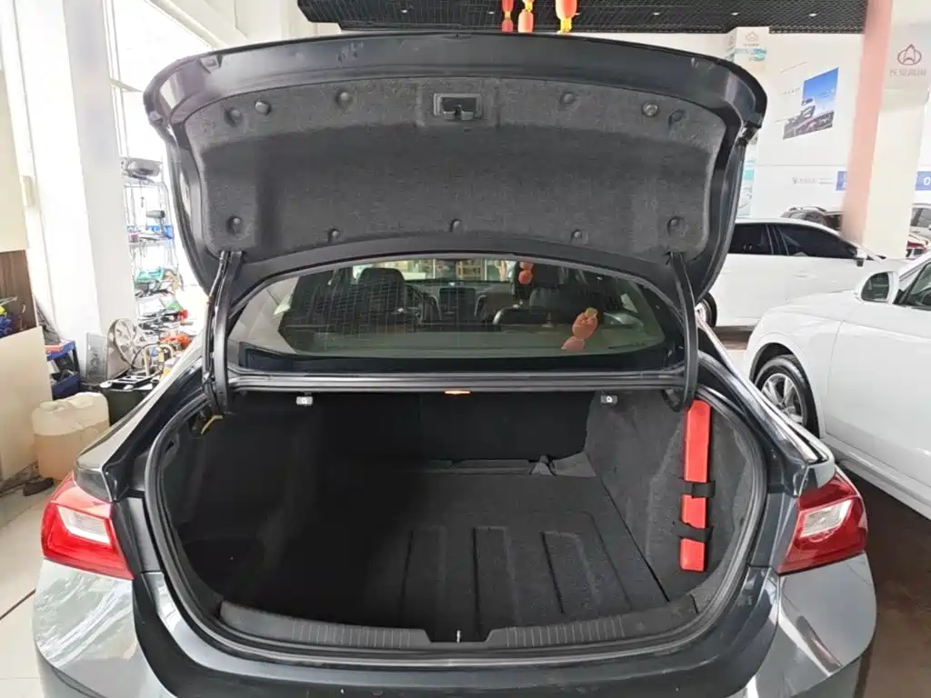 Chevrolet Malibu XL — миниатюра 19