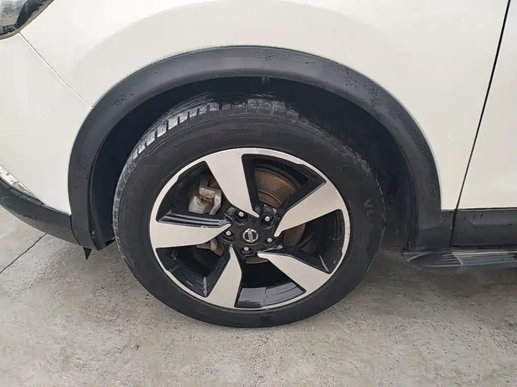Nissan Qashqai — миниатюра 23