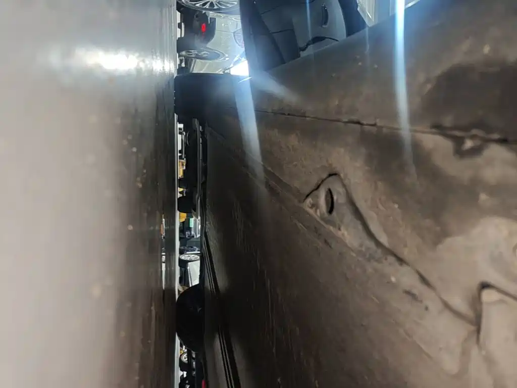 Tesla Model Y — миниатюра 21
