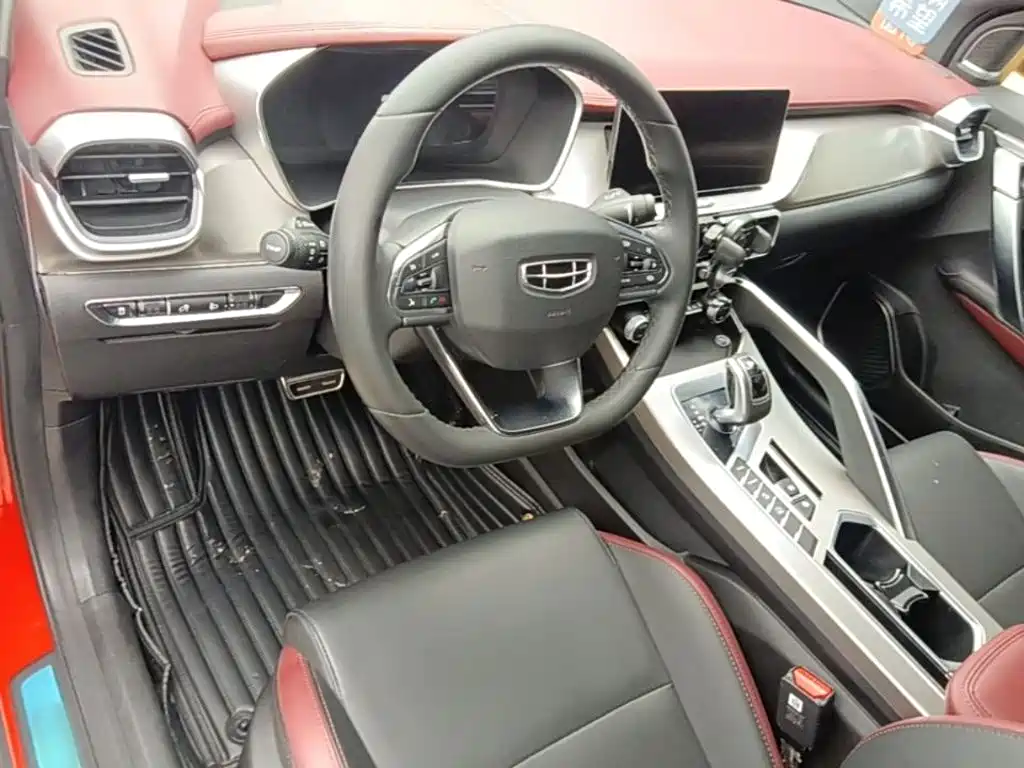 Geely Binyue — миниатюра 10