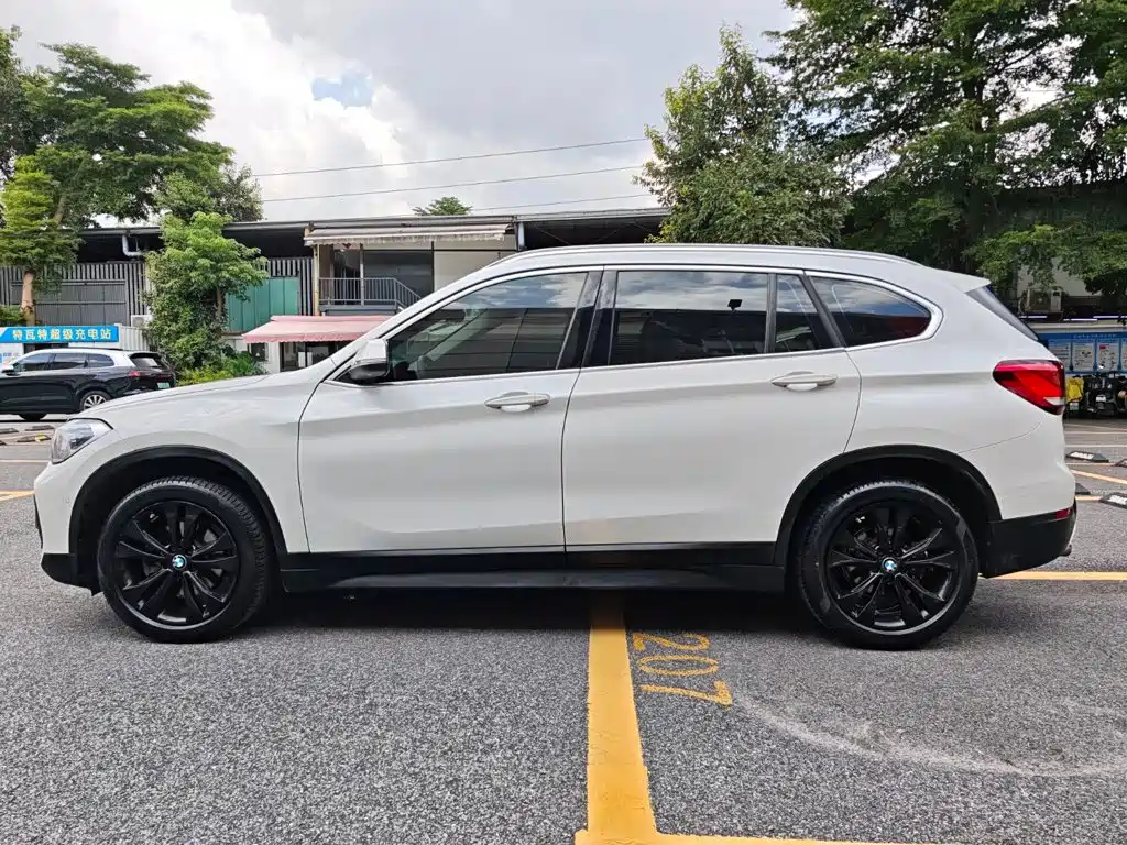 BMW X1 - фото 8