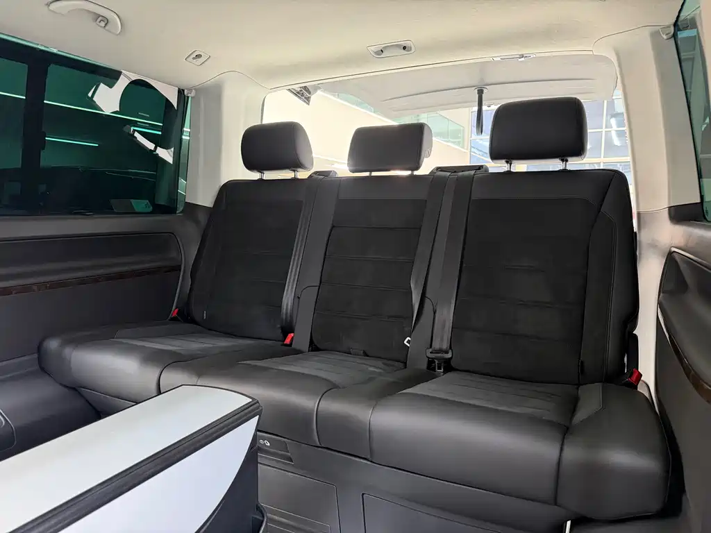 Volkswagen Multivan — миниатюра 17