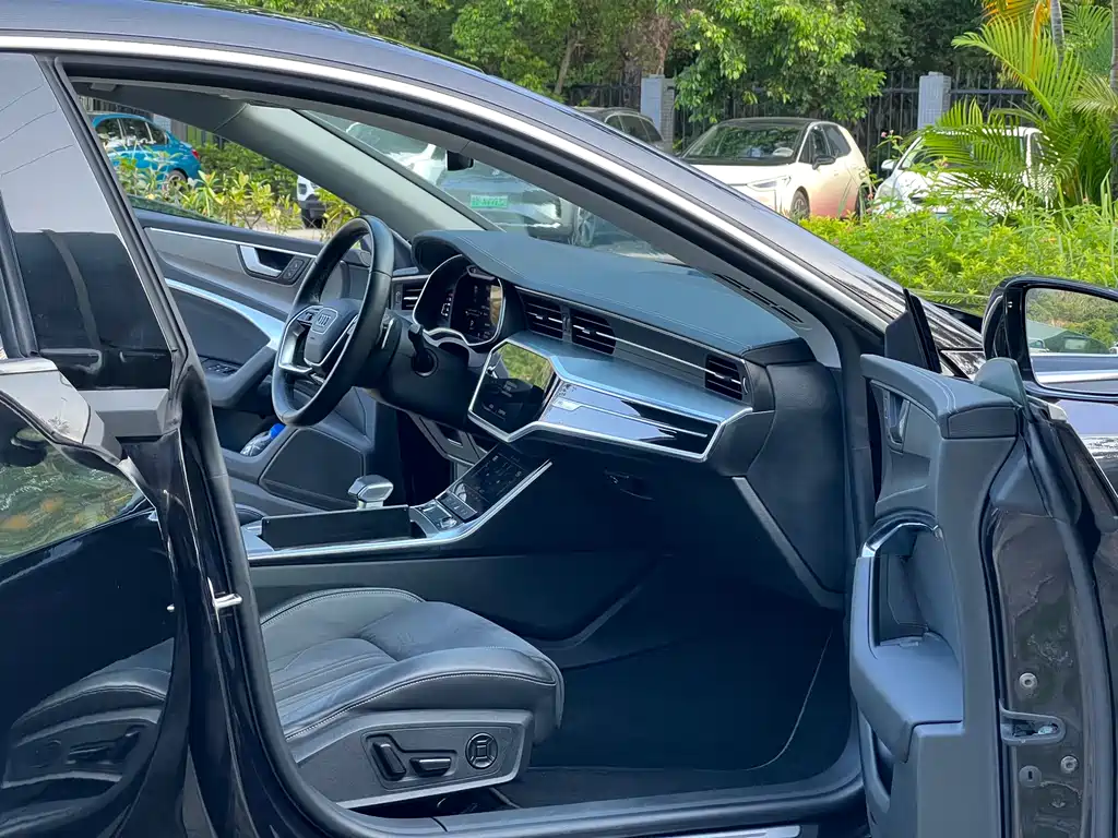 Audi A7L 2022 45 TFSI S-line