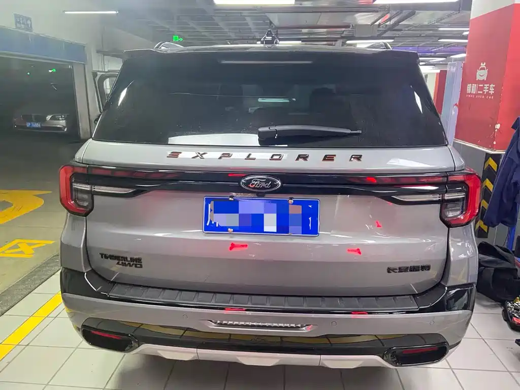 Ford Explorer — миниатюра 11