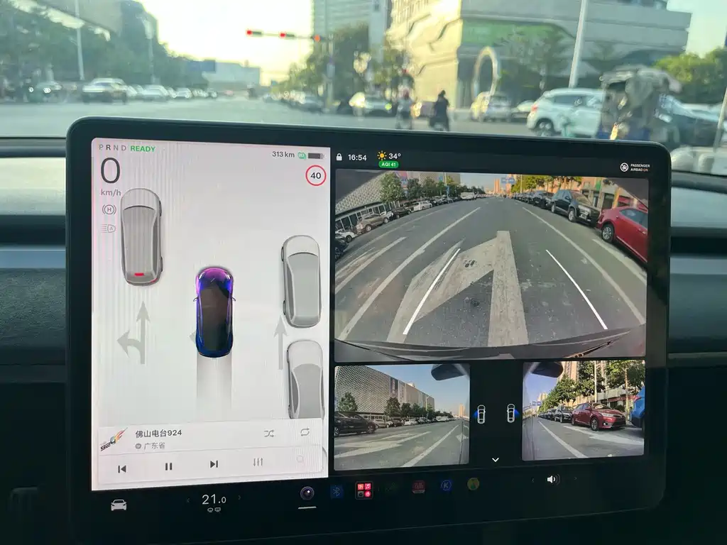Tesla Model 3 — миниатюра 18