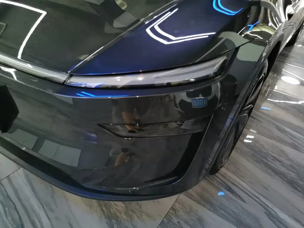 Tesla Model Y — миниатюра 24