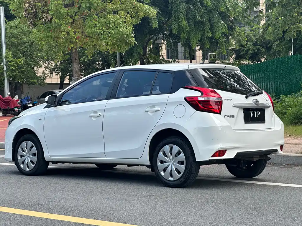 Toyota Yaris L — миниатюра 10