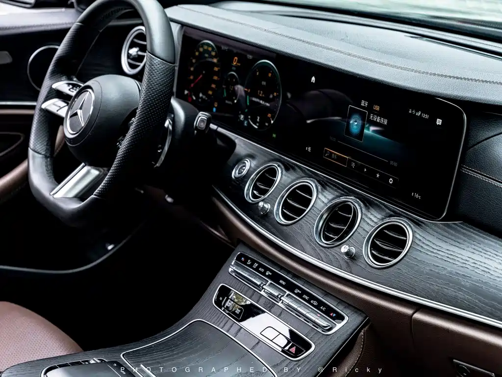 Mercedes-Benz E-Class — миниатюра 6