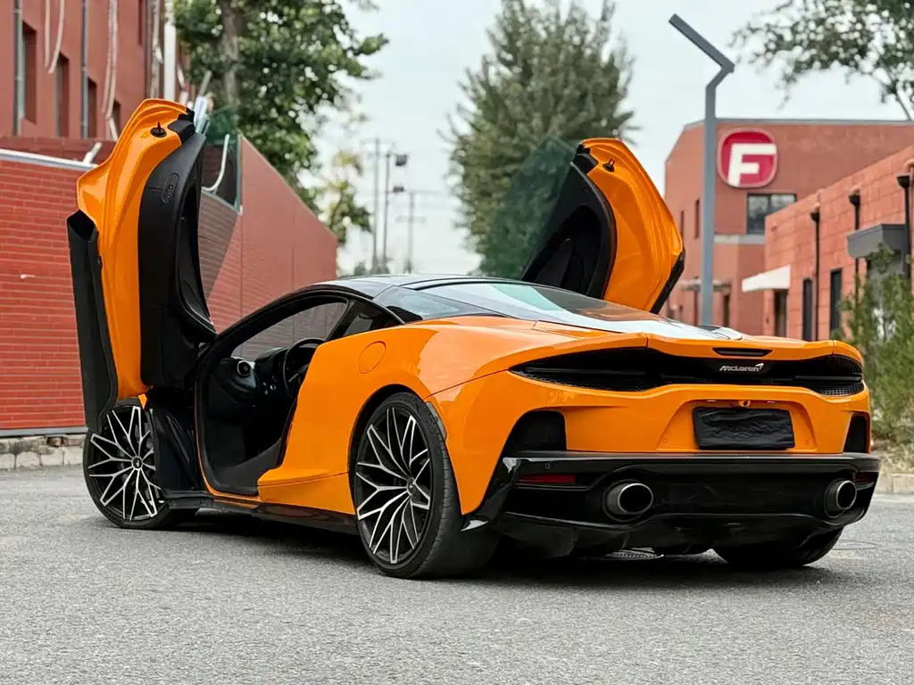 McLaren GT — миниатюра 6