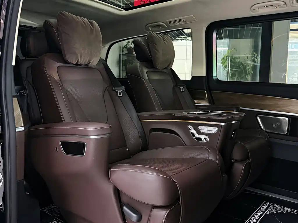 Mercedes-Benz V-Class — миниатюра 11
