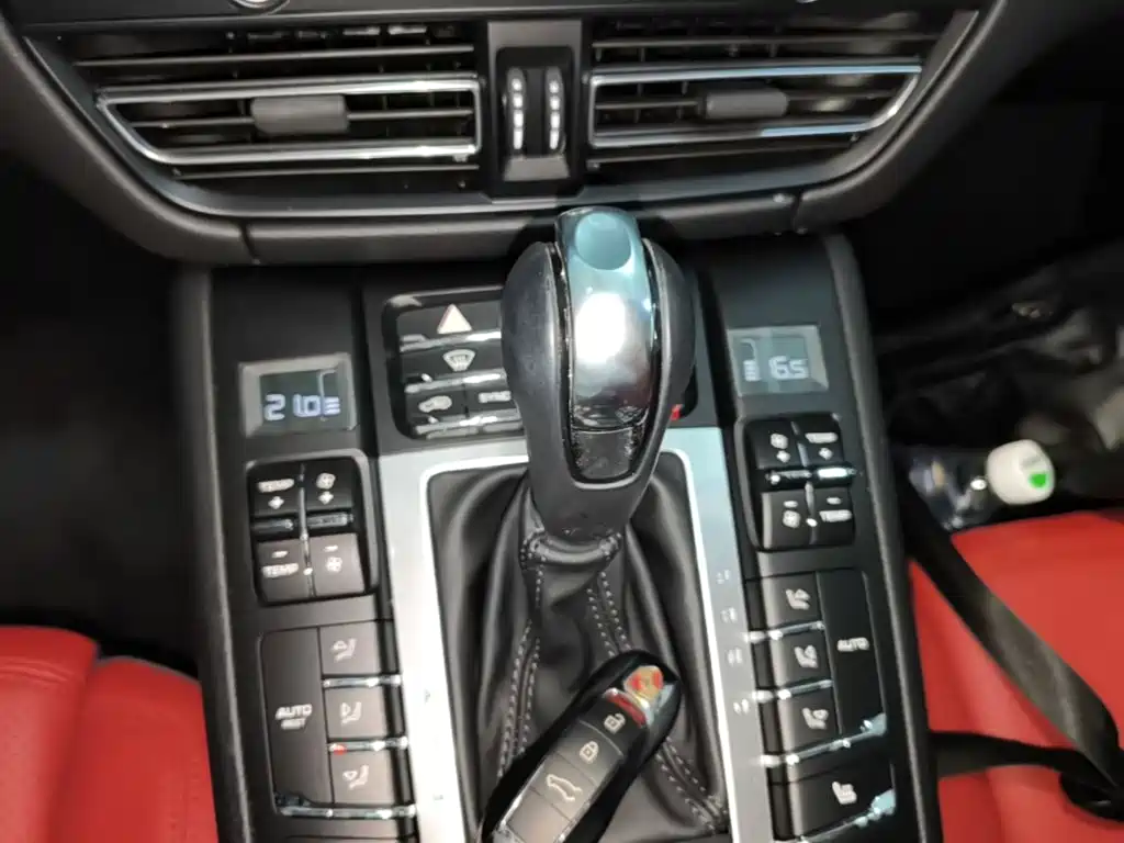 Porsche Macan — миниатюра 14