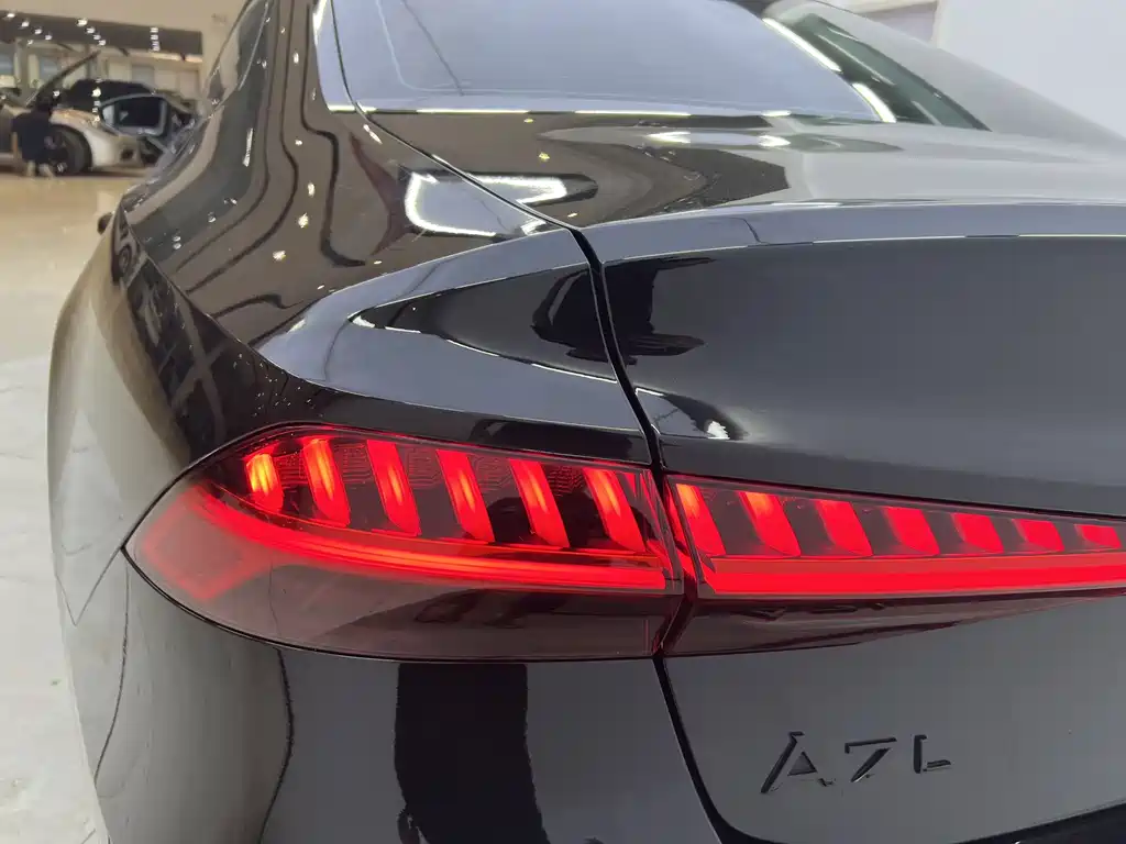 Audi A7L — миниатюра 8